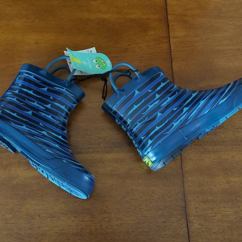 Western Chief Blue Boys Shark Shorty-blue rain boot little kids size 11 NEW W T
